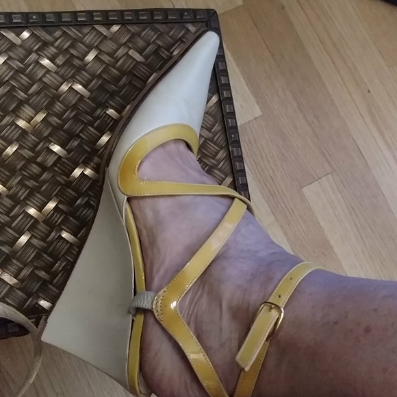 Shoes - Picture 5 of 15